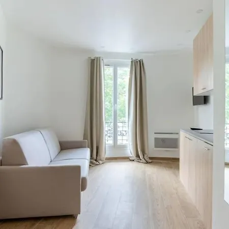 Hsh Bessiere-batignolles Superbe Paris